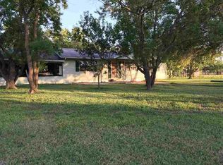 585 S Pleasant Hill Rd, Axtell, TX 76624