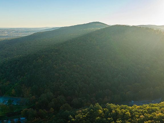 3rd image of Mountain St