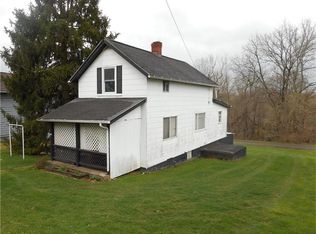 39 Main St, Daisytown, PA 15427