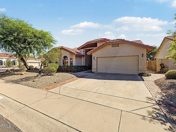 3rd image of 3711 E SUMMERHAVEN Drive