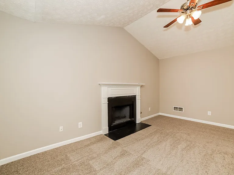 1118 Marina Ln — Photo 5