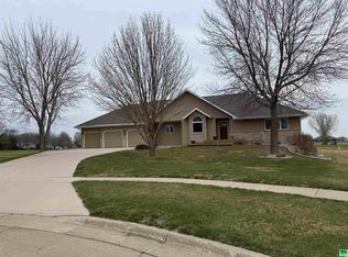 300 Saint Andrews Ct, Vermillion, SD 57069
