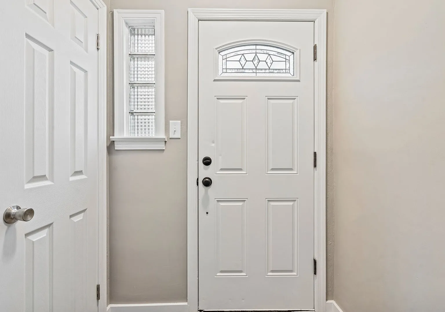 Recently Renovated 4 Bedroom Home in Swissvale - Available in March — Photo 2