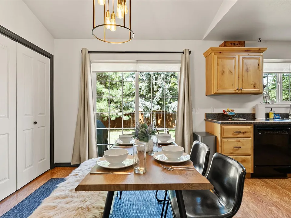11 Karen Rd