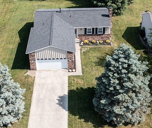 2nd image of 4103 Rolling Hills Dr