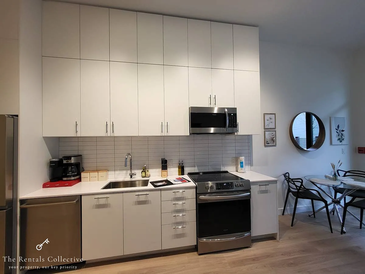 Studio, 453 sqft, $2,650 — Photo 2