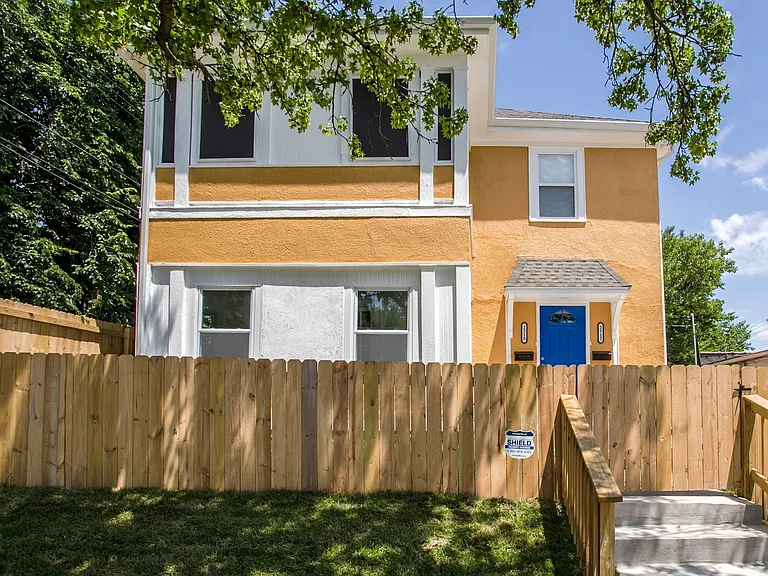 2510 E 59th St — Photo 11