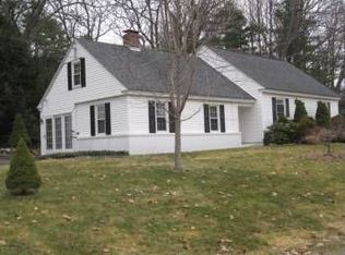 13 Harriette St, Falmouth, ME 04105