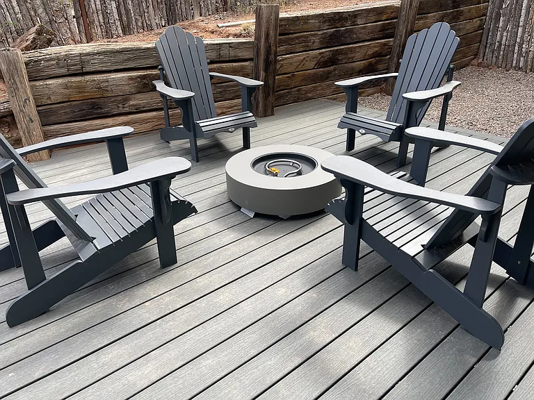 Outdoor fire pit seating area