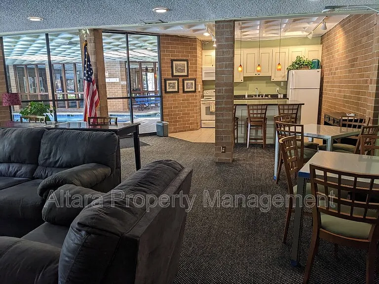 2880 S Locust St #N100 — Photo 15