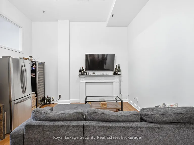 73 Richmond St W #208 — Photo 17