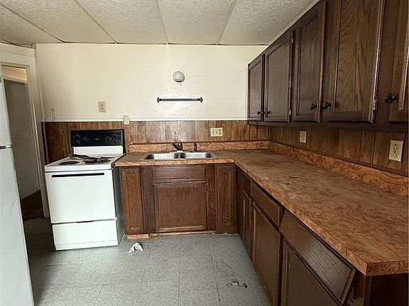 3rd image of 20 Parnell Ave