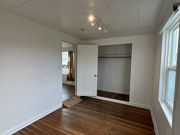 4th image of 406 Ellsworth St