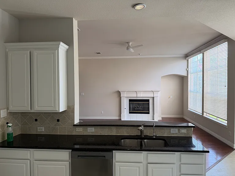 2508 Sir Percival Ln — Photo 7