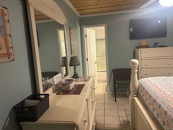 4th image of 6903 N Lagoon Dr APT 54