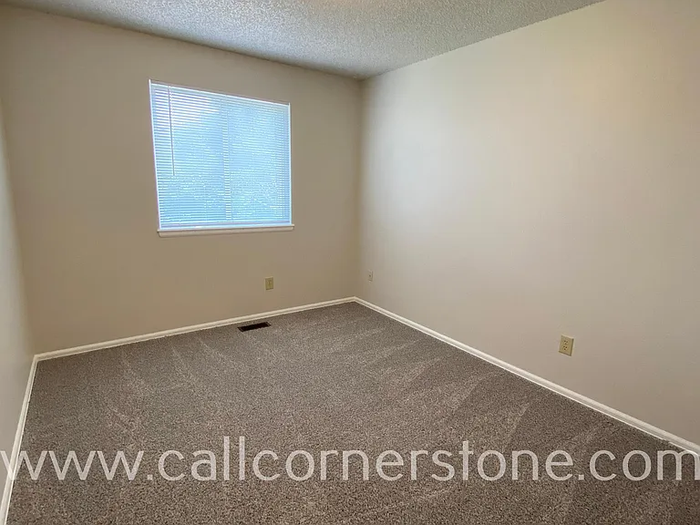 3795 Valley View St — Photo 9