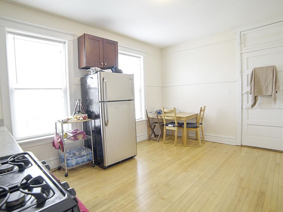 1st image of 2225 N Hamlin Ave #2