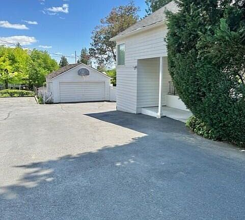 4th image of 721 S 32nd Ave