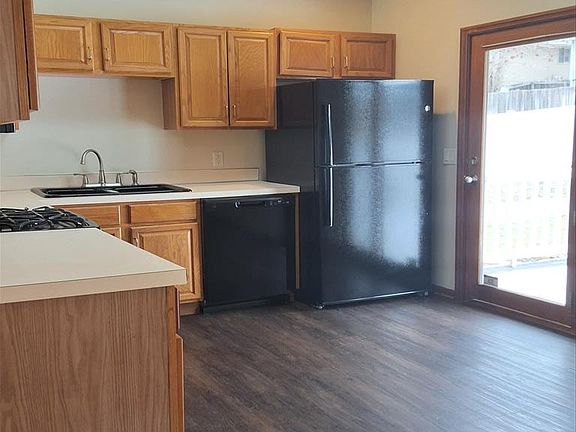 5th image of 10105 S 14th St