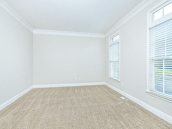4th image of 4533 Fairecroft Ter