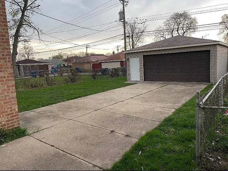 12723 S Justine St — Photo 8