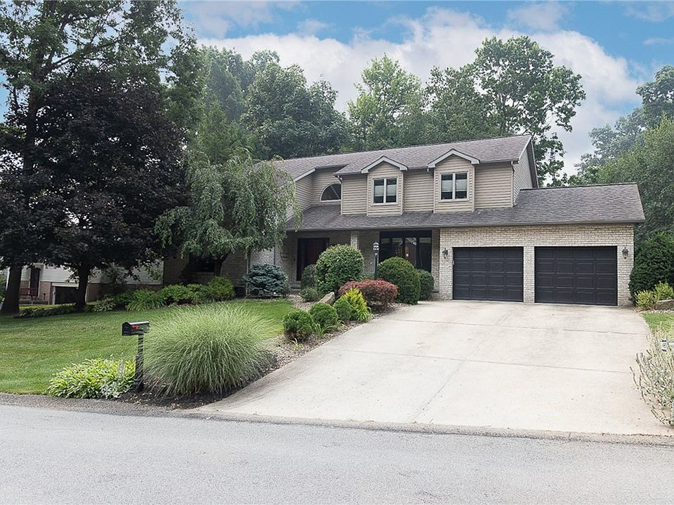 1st image of 220 Thornwood Dr