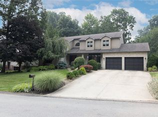220 Thornwood Dr, Butler, PA 16001