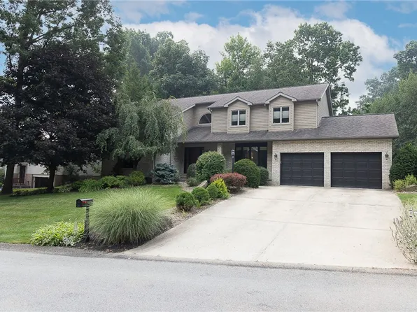 220 Thornwood Dr, Butler, PA 16001