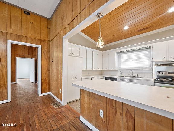 4th image of 306 S Sterling St