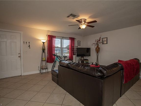 3rd image of 417 NE 15th St