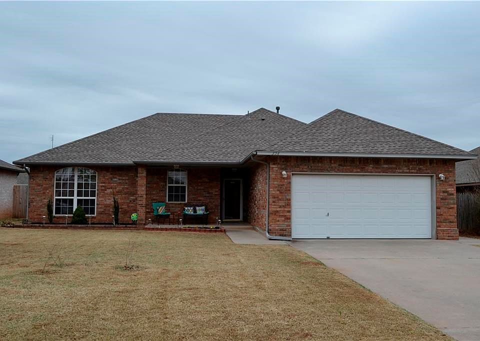 1st image of 324 W Strasburg Way
