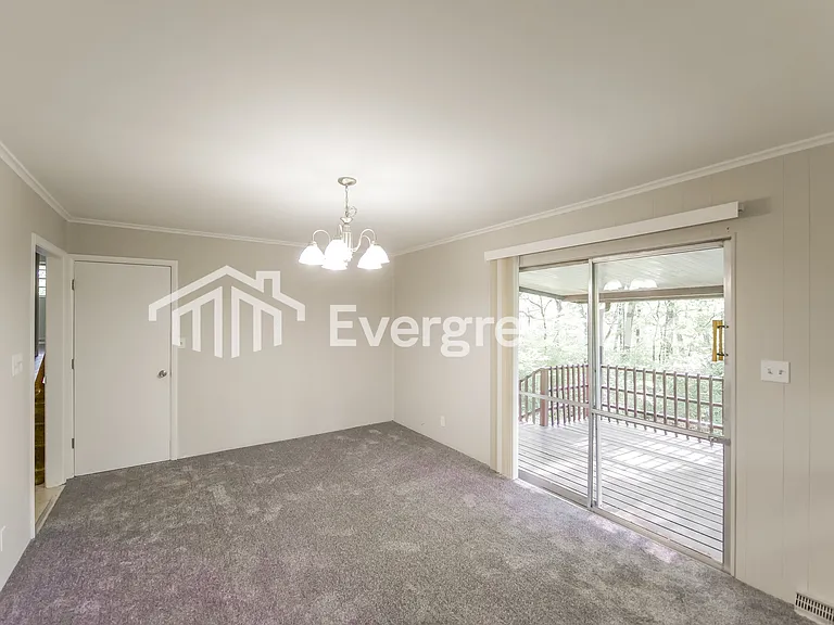 1912 Cottonwood Ave — Photo 8