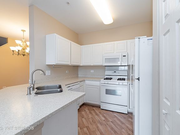 4th image of 3275 Stratford Ct Unit 3B