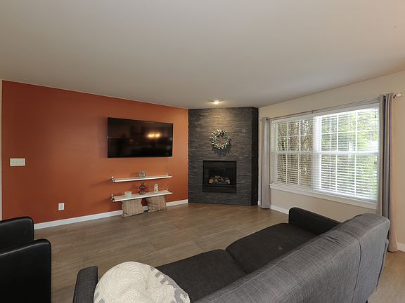 2nd image of W234N7725 Cranberry Ct