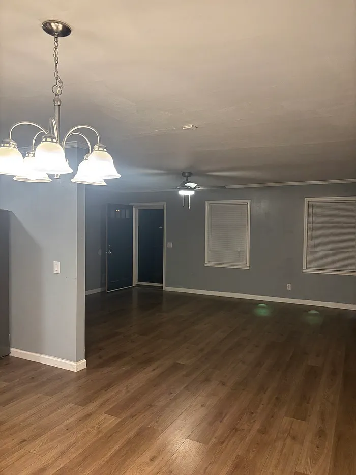 3 bed, 2.0 bath, 1363 sqft, $1,600 — Photo 4