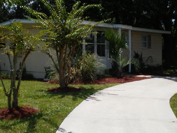3rd image of 200 Parkwood Dr