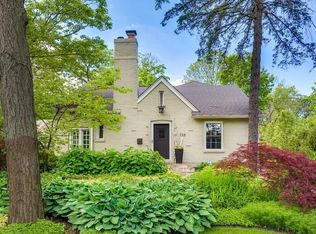 728 Lenox Rd, Glen Ellyn, IL 60137