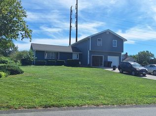 179 Hilltop Dr, Portsmouth, RI 02871