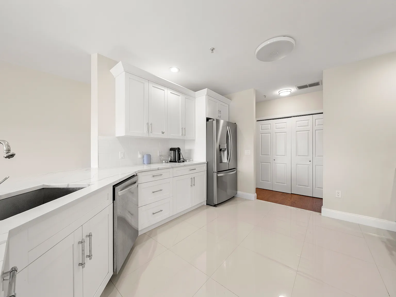 2 bed, 1500 sqft, $4,350 — Photo 2