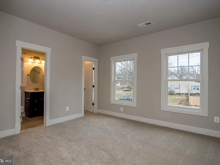 6928 Regent Ln — Photo 41