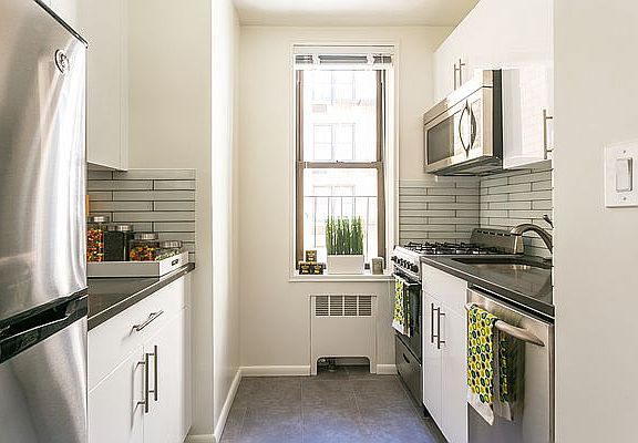 4th image of 85 4th Ave APT 7M