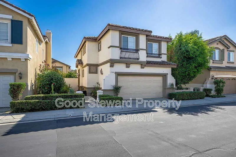 1760 Taylor Ln
