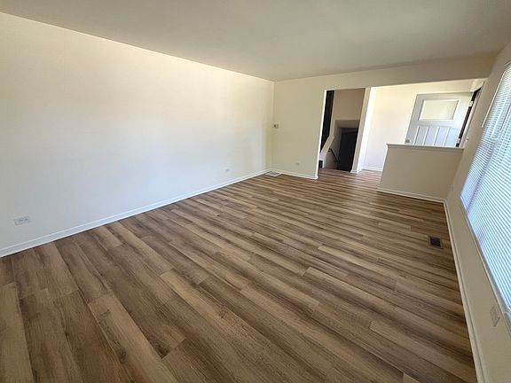 3rd image of 751 E 164th Pl