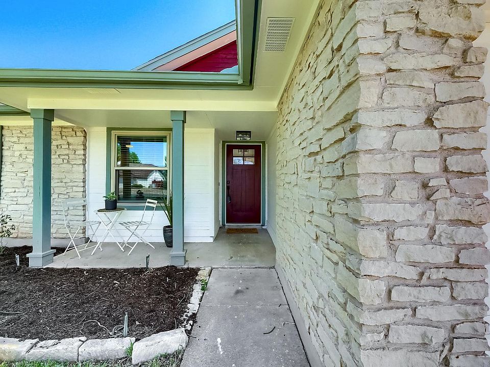 1st image of 1420 Charolais Dr