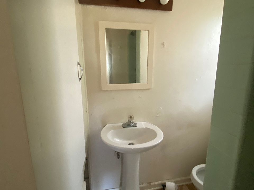 Vintage tiled shower