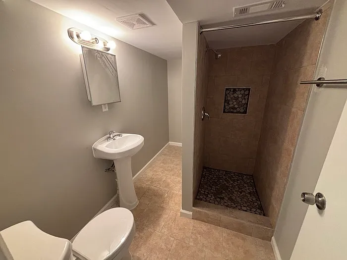 1511 Retreat St — Photo 8