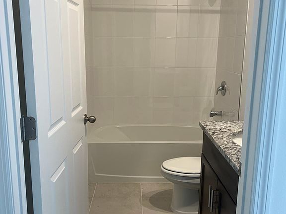4th image of 3107 Laurel Oak Ln