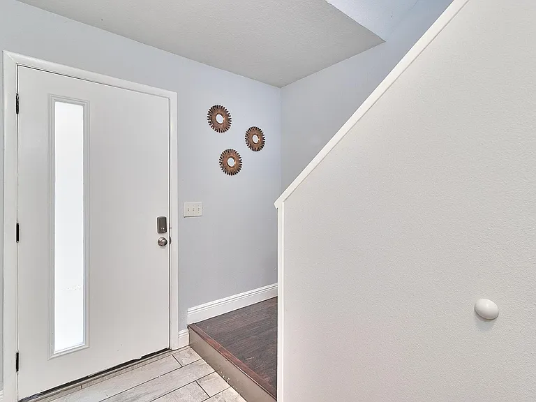 2417 W Stroud Ave #A — Photo 19