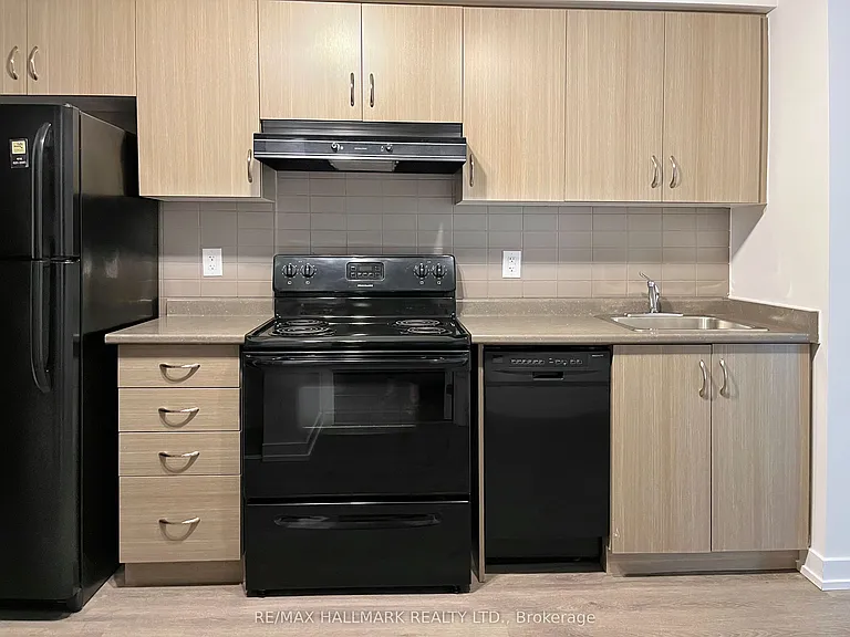 132 Berkeley St #205 — Photo 4