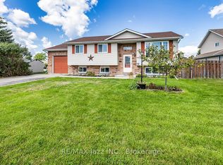 24 Glenn Dr, Quinte West, ON K8V6E3